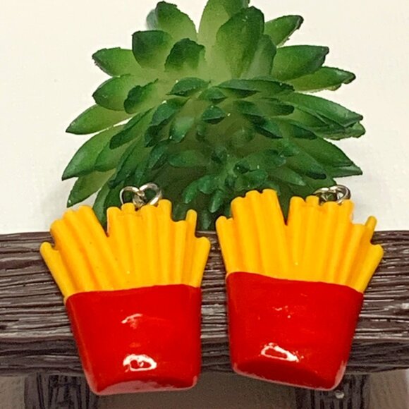 French Fry Earring, Fry Earring, Gift Idea, Funny Food Earring, Silly Earring - Picture 1 of 4